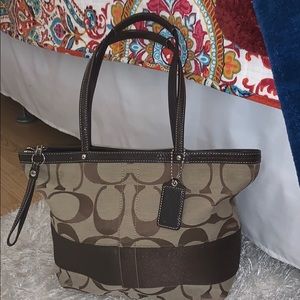 100% authentic COACH shoulder bag